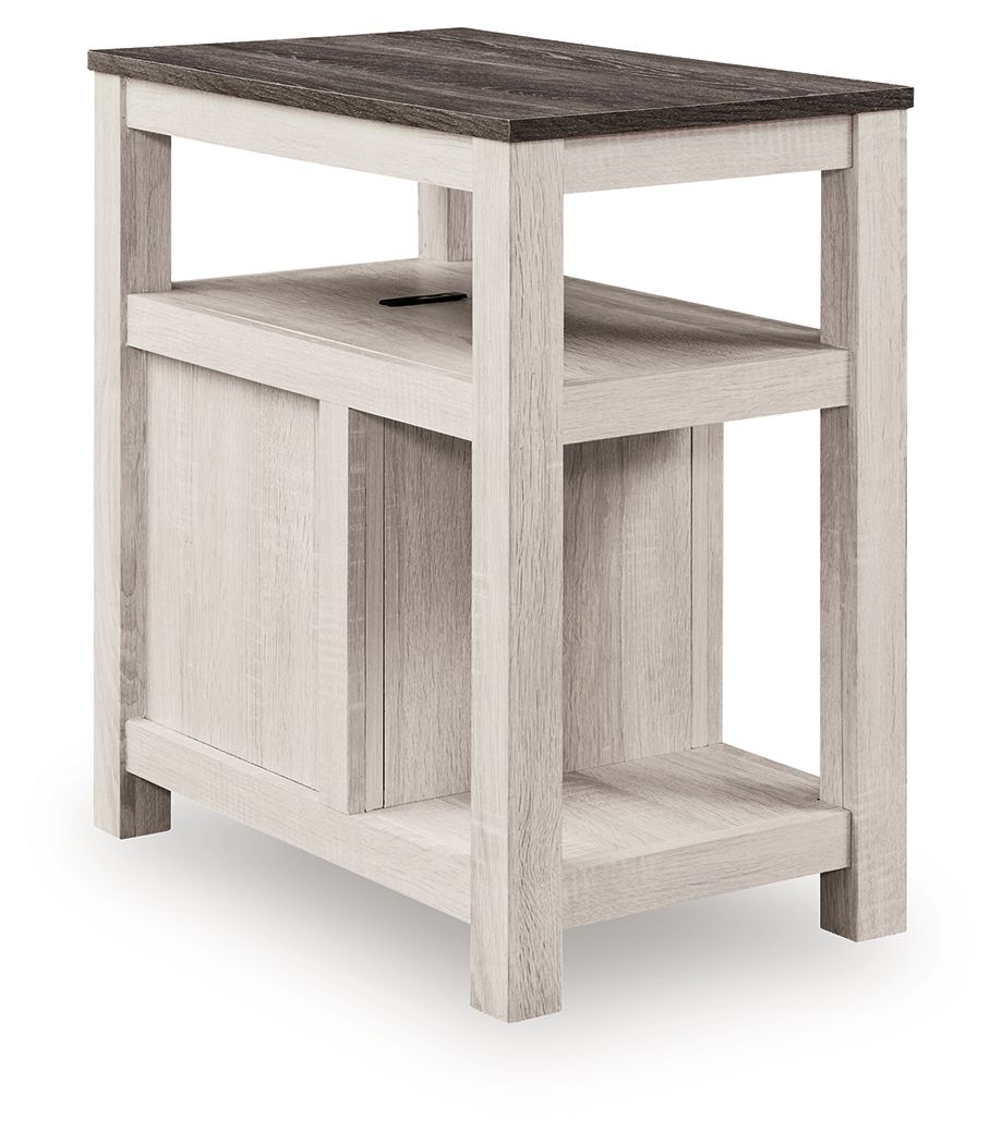 Fendenmore - Chair Side End Table