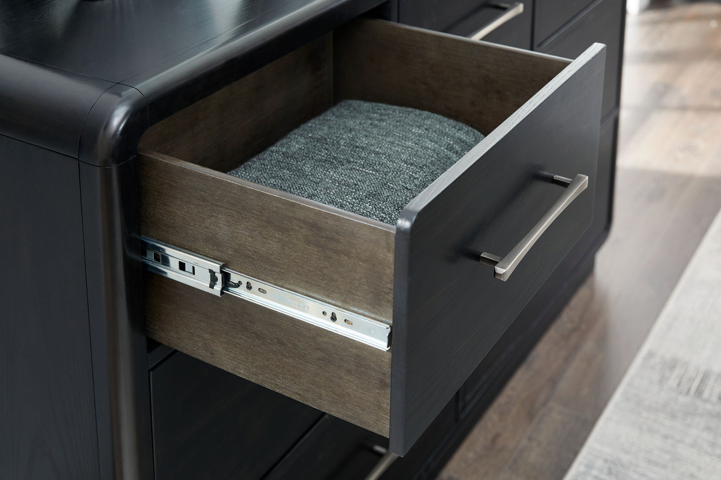 Rowanbeck - Five Drawer Chest - Black