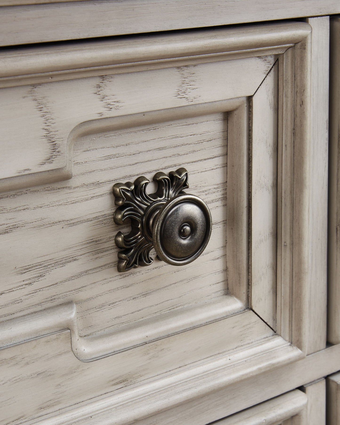 Bruchandi - Five Drawer Chest - Antique White
