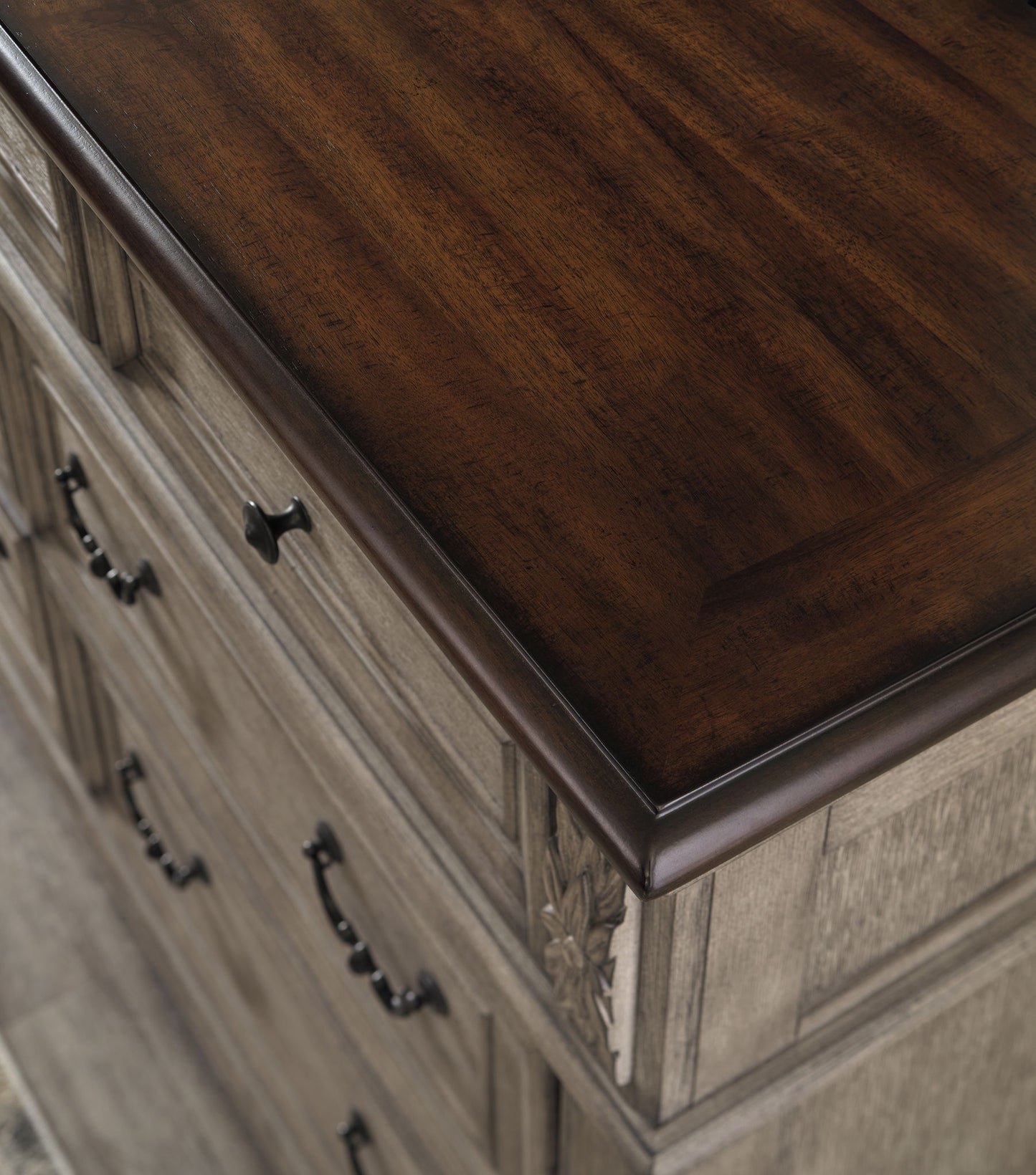 Lodenbay - Dresser - Antique Gray