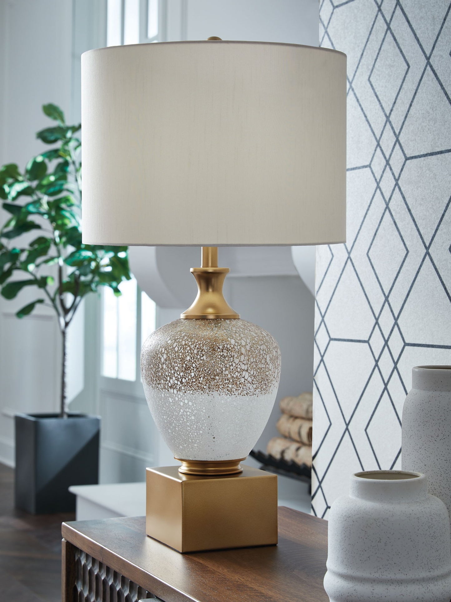 Tavisburg - Glass Table Lamp - Brown / White / Gold