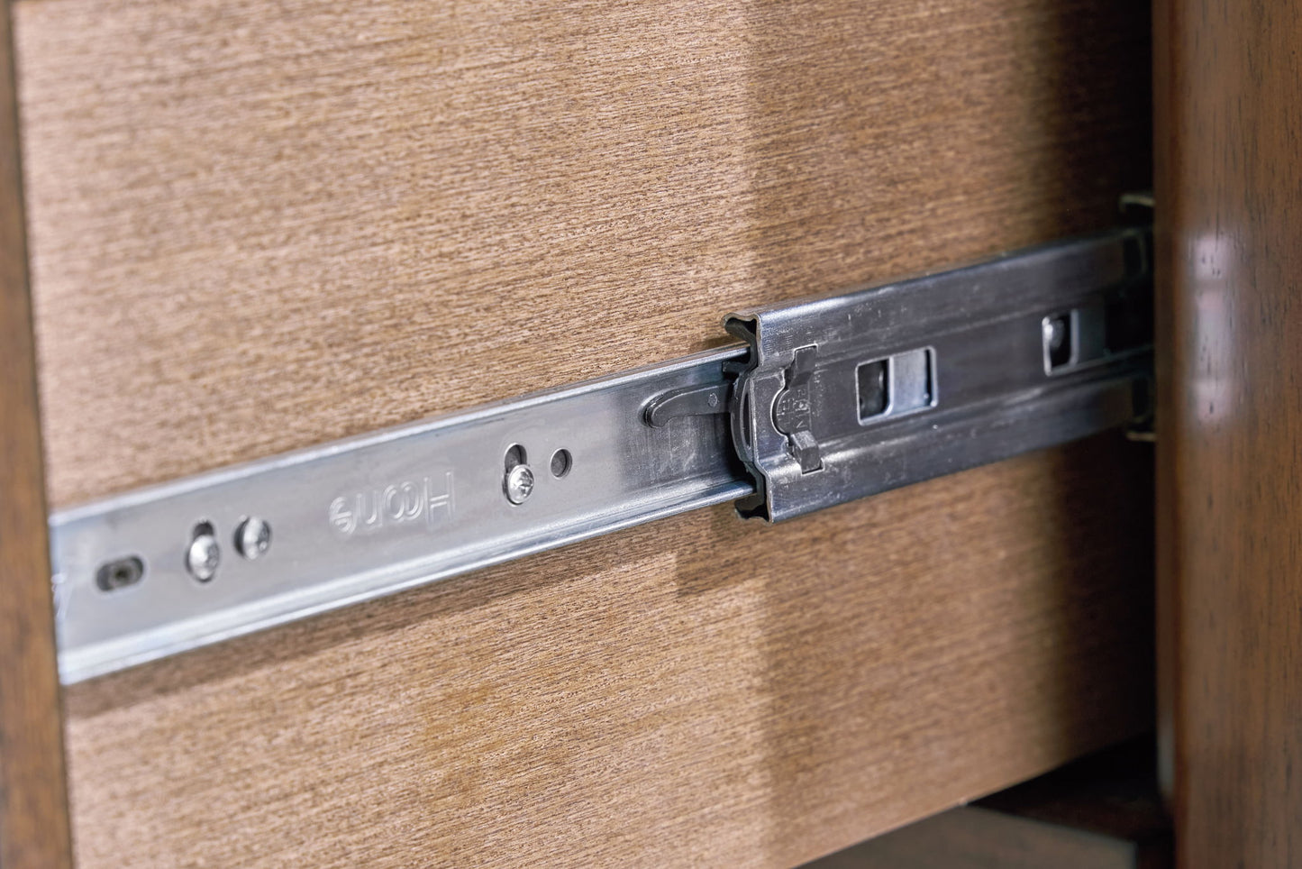 Lyncott - Dresser And Mirror - Brown